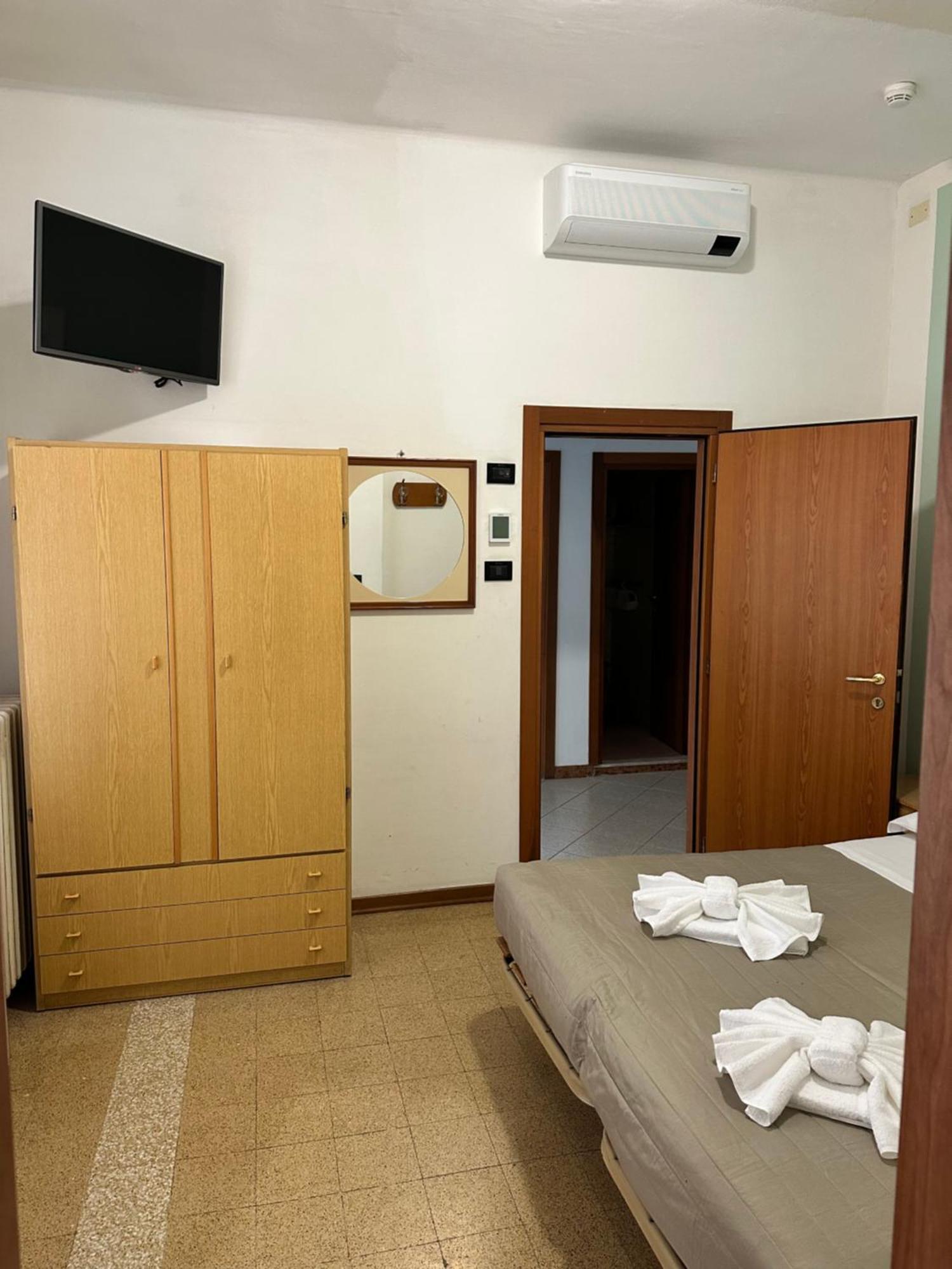 Hotel Enna Rimini Exterior foto